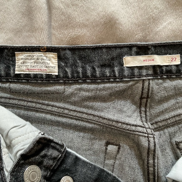Levi Wedgie Jeans - 27 - Picture 4 of 5